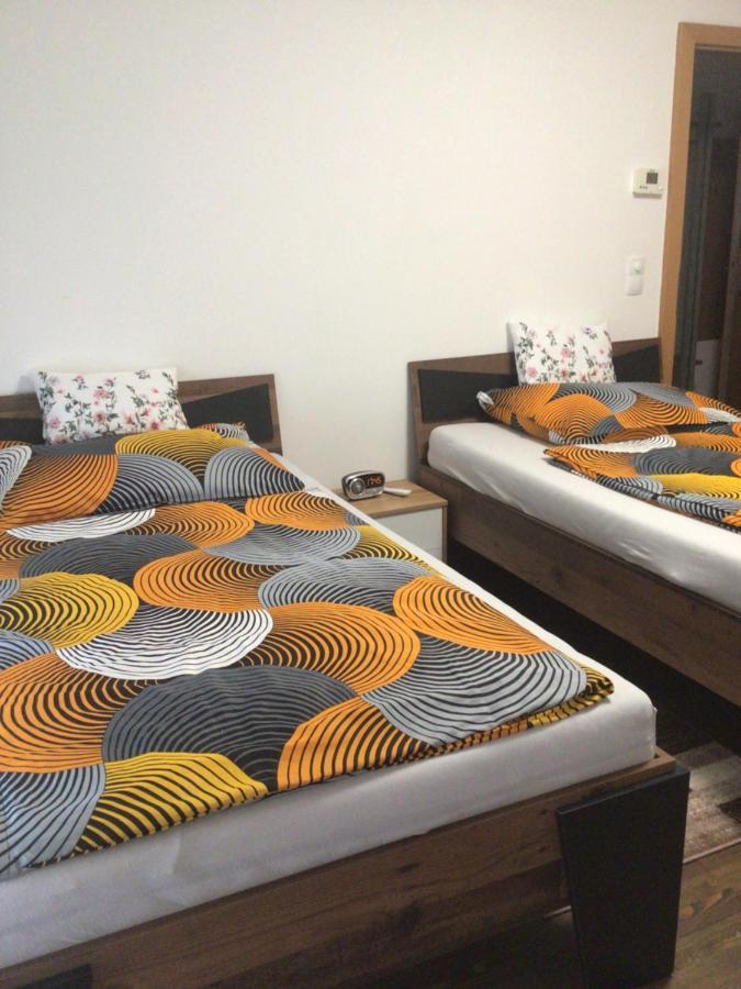 Nina Apartment ウィーナー・ノイシュタット エクステリア 写真